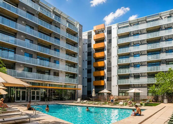 Chic Downtown Gem W Scenic Balcony Park *