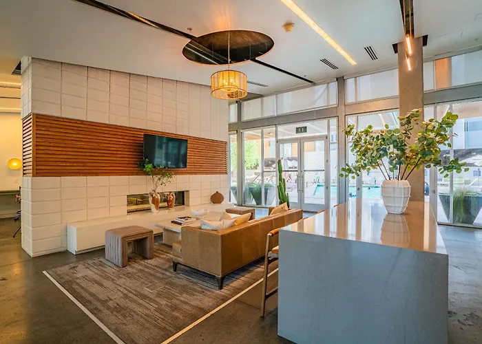 Chic Downtown Gem W Scenic Balcony Park Apartment *