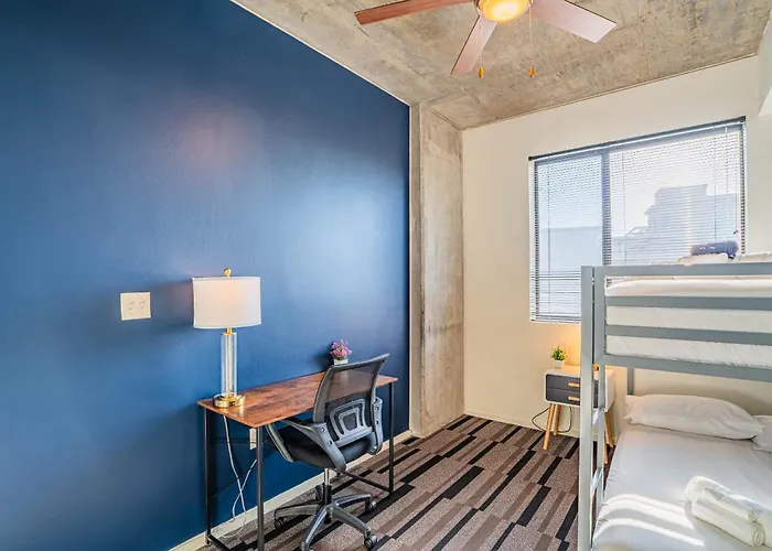 Chic Downtown Gem W Scenic Balcony Park Apartment
