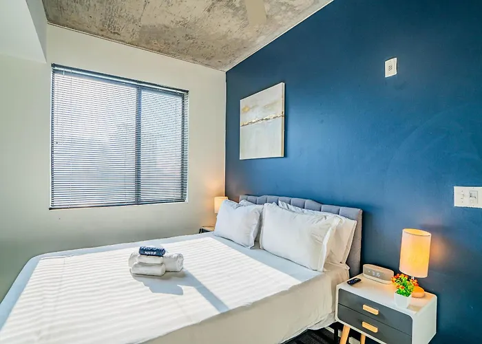 Chic Downtown Gem W Scenic Balcony Park Apartment Phoenix
