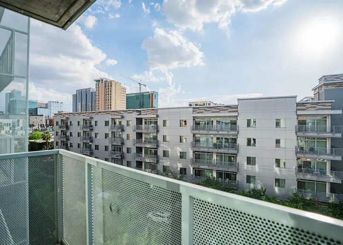 Chic Downtown Gem W Scenic Balcony Park Phoenix